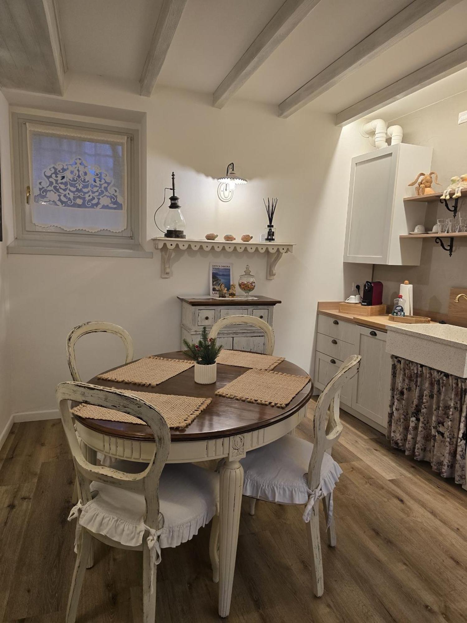 Antica Dimora Apartment San Felice del Benaco Luaran gambar